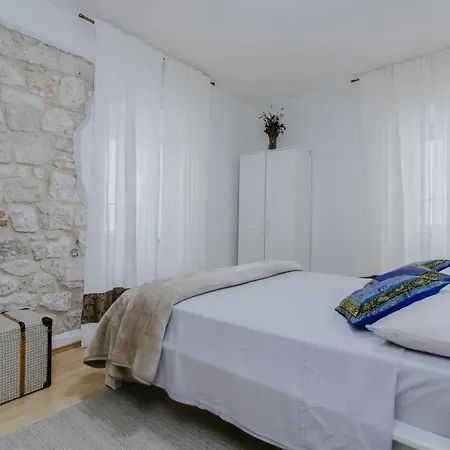 Nerium By Interhome Vikendica